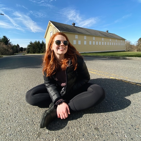 Meet your Posher, Katie - Picture 1 of 1